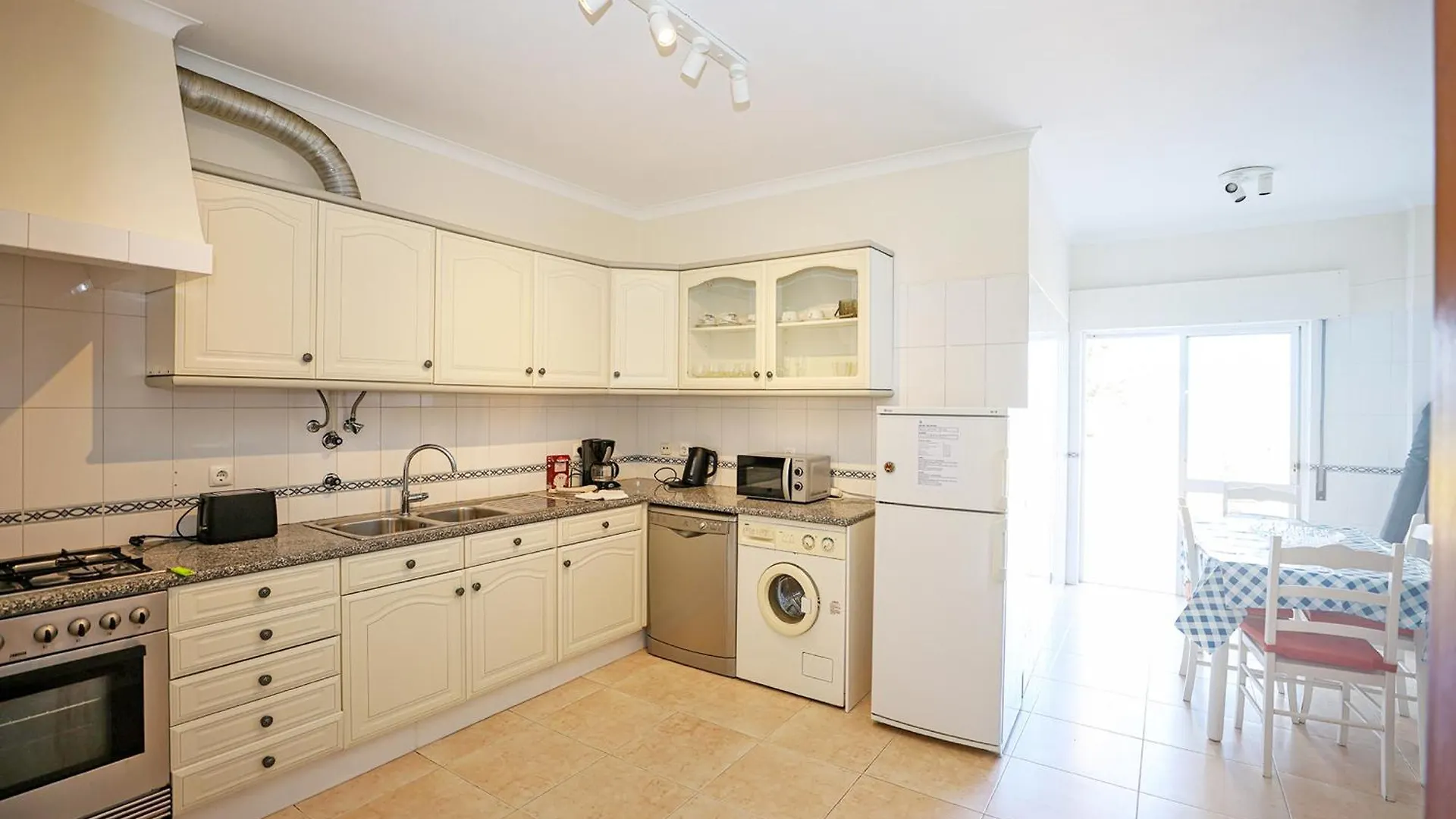 C25 - Town Center Apartment In Lagos